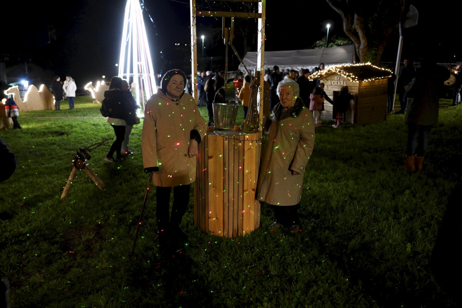 Ferrol inaugura el mercado navideño en la plaza de Armas