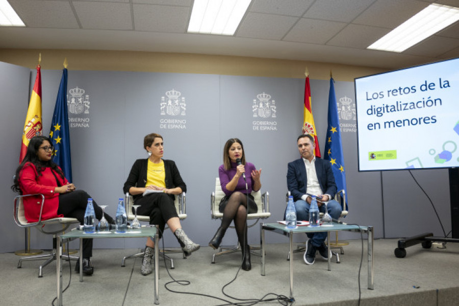 Varios ministerios abordarán el prohibir los móviles en los colegios