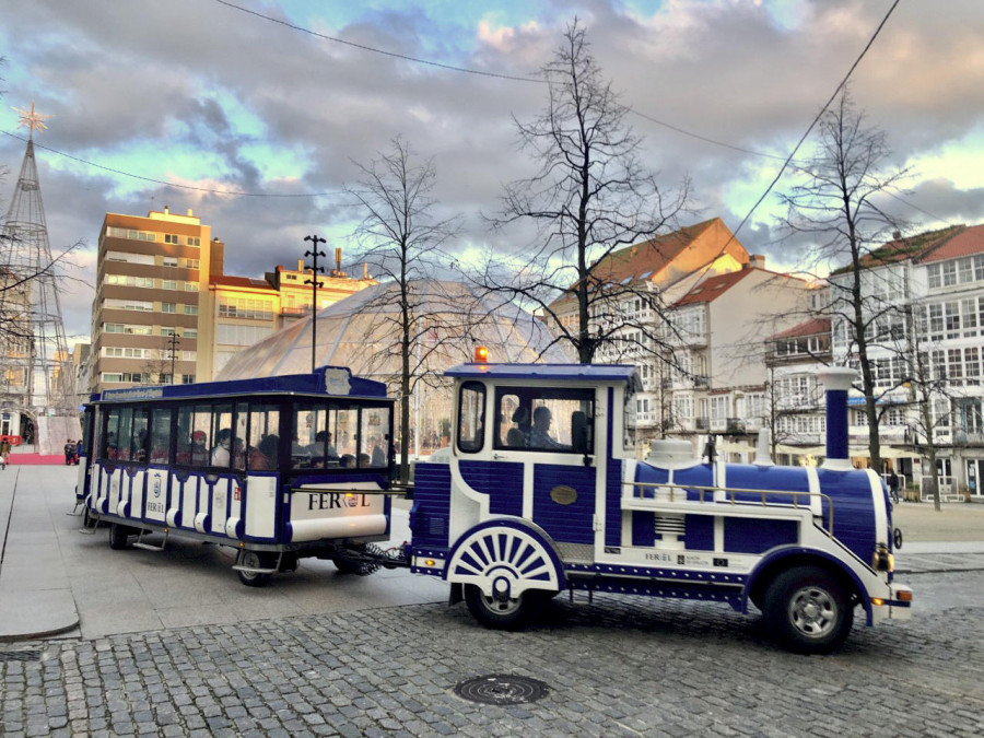 El tren turístico recorrerá el centro de Ferrol desde el viernes hasta el final de la Navidad