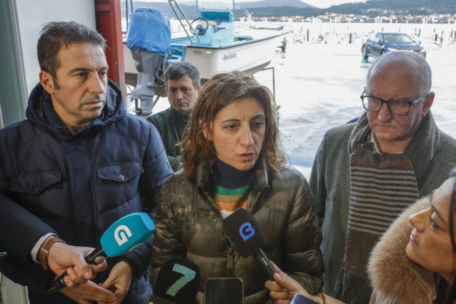 Cruce de acusaciones entre la Xunta y la oposición a raíz de la llegada de pellets a la costa gallega