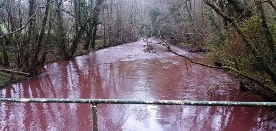 Preocupación en Ortigueira por los vertidos en aguas del río Mera