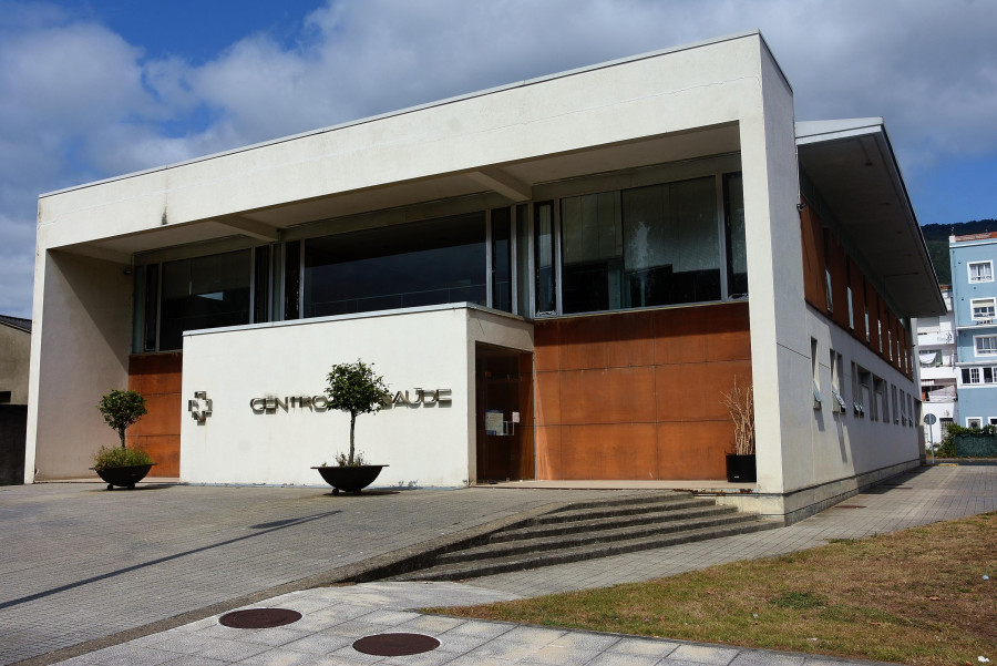 Cariño sostiene que la plaza de médico vacante “está garantizada” para el futuro