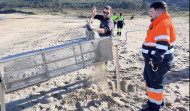 Guerra a los pellets en las playas de Ferrol