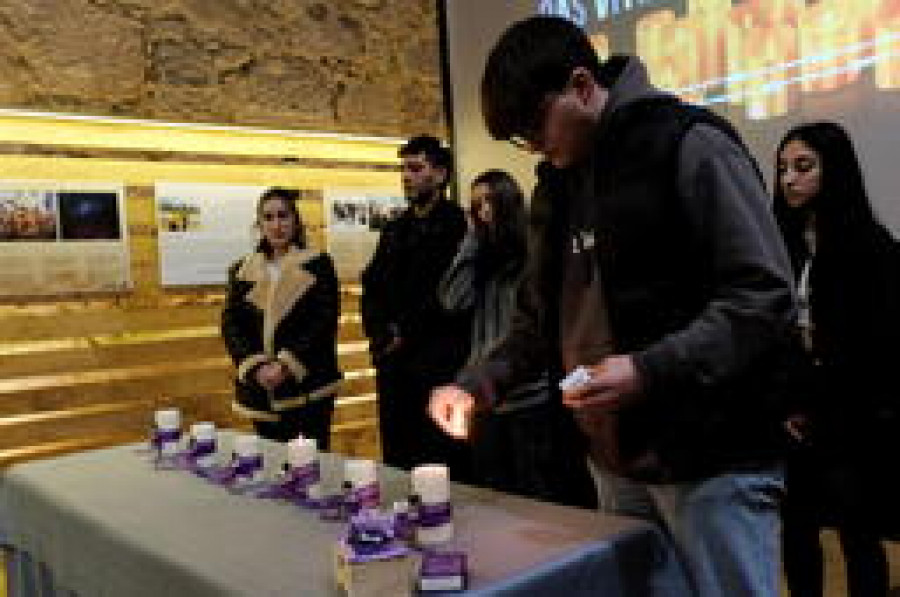 La lucha contra la intolerancia centró los actos de Ferrol y Narón por las víctimas del Holocausto