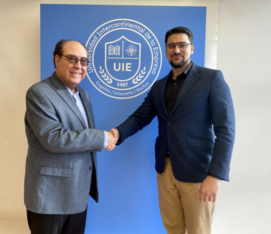 UIE y Woxsen University de India colaborarán en la formación de estudiantes en sistemas inteligentes en entornos internacionales