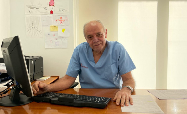 José Ramón García, jefe del servicio de Pediatría del Hospital Ribera Juan Cardona: “La vacunación juega un papel fundamental en la prevención de enfermedades”