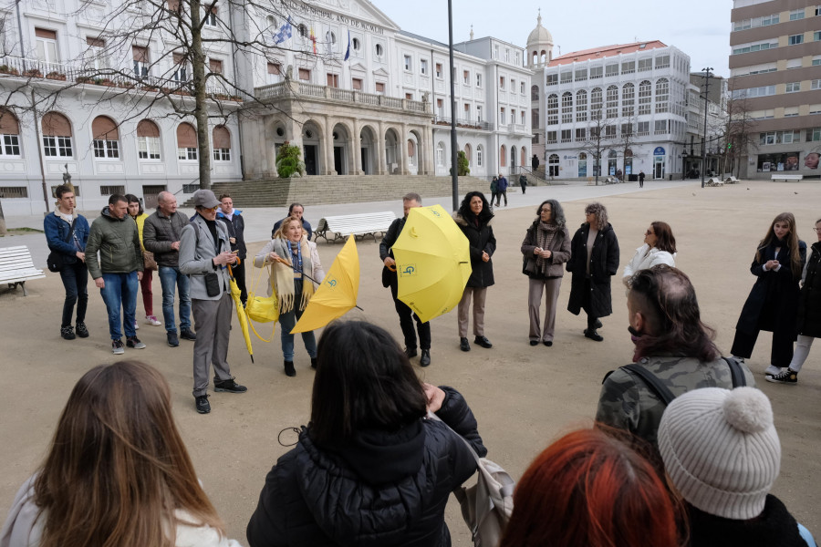 Ruta solidaria por el Ferrol Modernista