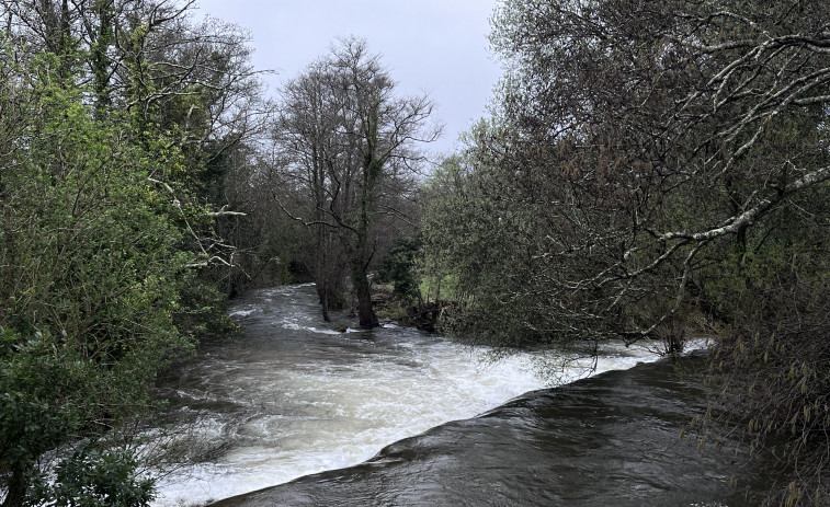 Tensión entre los vecinos de Neda ante la posibilidad de nuevas inundaciones