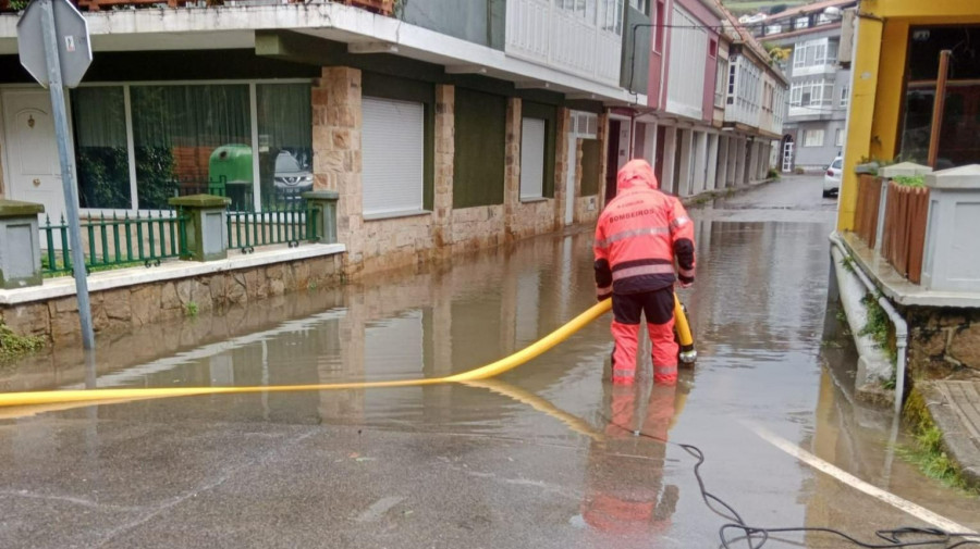 El temporal deja inundaciones, cortes en la red ferroviaria y restricciones en el consumo de agua