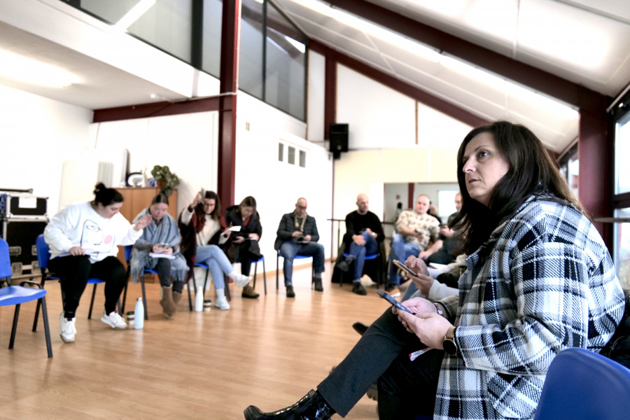 La mesa contra la violencia de género en As Pontes se forma en materia de discapacidad