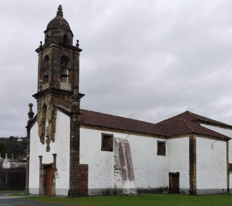 El mal estado de la iglesia de Sedes, en Narón, obliga a cancelar oficios