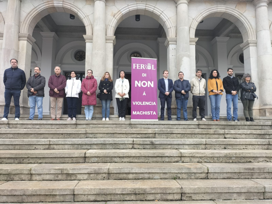 Doble minuto de silencio en Ferrol por los últimos crímenes machistas