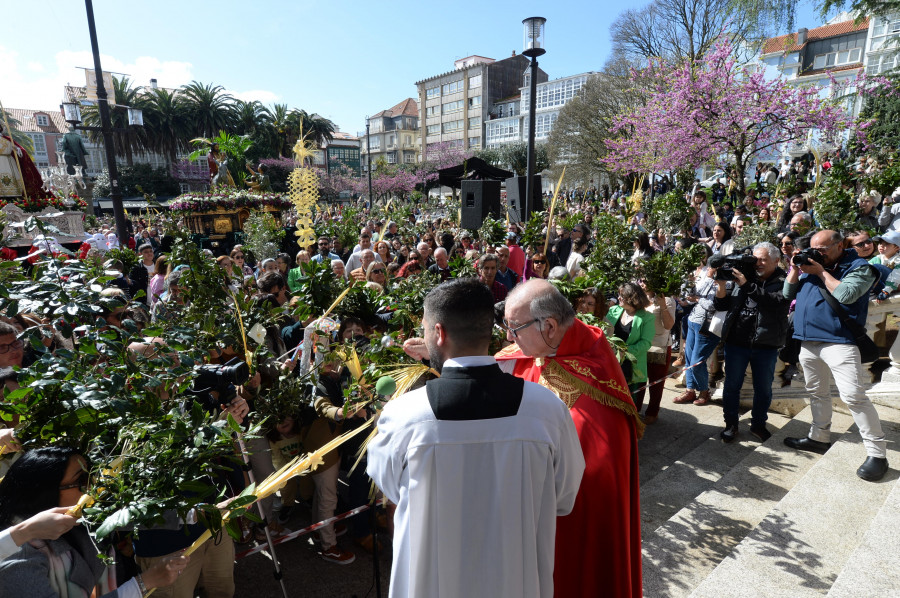 Las bendiciones en A Magdalena y Esteiro marcan el inicio de las procesiones en el Domingo de Ramos