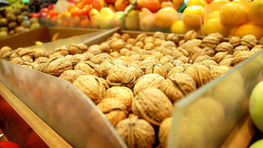 Unas nueces provocan un altercado que obliga a acudir a la Policía a un comercio de Lugo