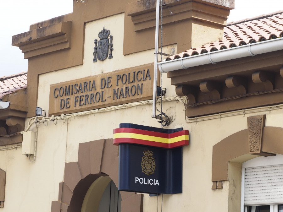 La Policía Local intercepta a dos vecinos de Ferrol con varias órdenes de búsqueda y detención