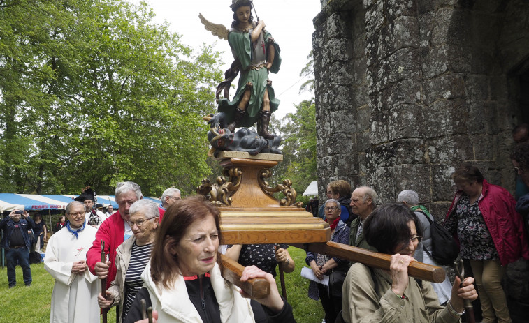 Pontedeume vive hoy su tradicional romería de San Miguel de Breamo