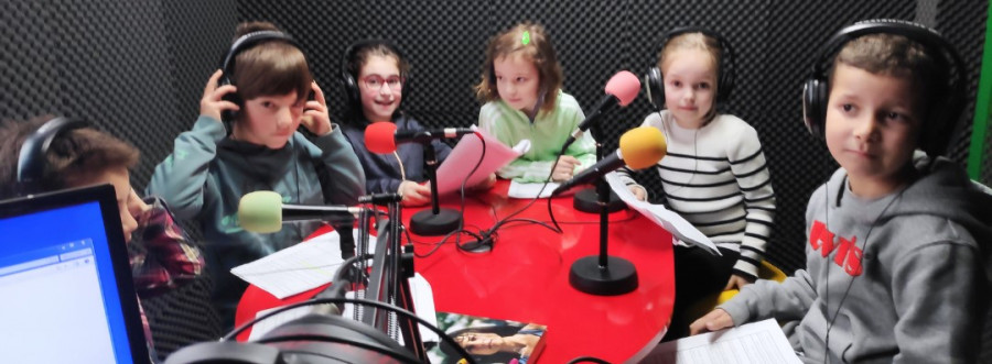 Premio para el Podcast sobre Luísa Villalta del alumnado del colegio Nicolás del Río de Cedeira