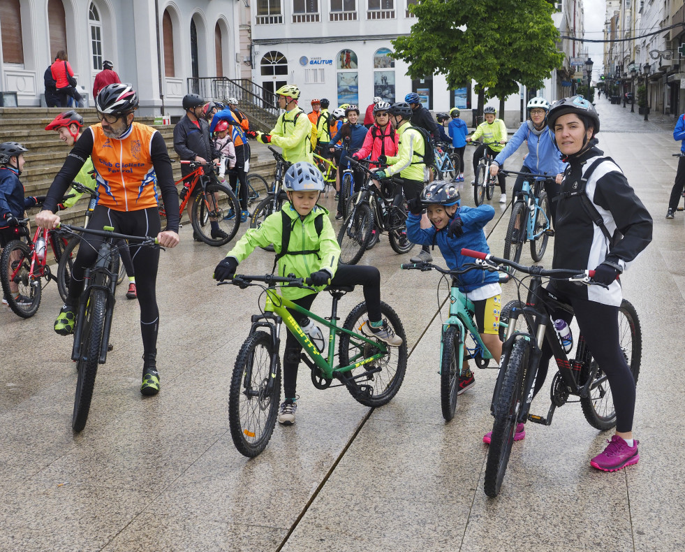 Marcha Ciclista por la Seguridad Vial Ferrol (1)