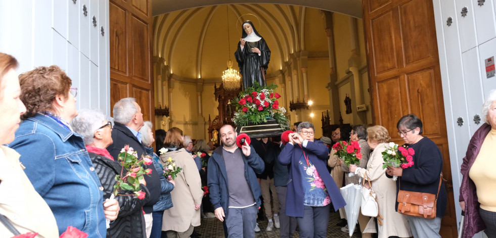 Éxito de participación en la Bendición de las rosas en Santa Rita