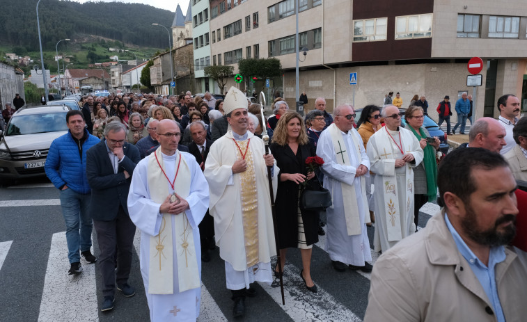 Xuvia culminó sus festejos en honor a Santa Rita con la tradicional bendición de las rosas