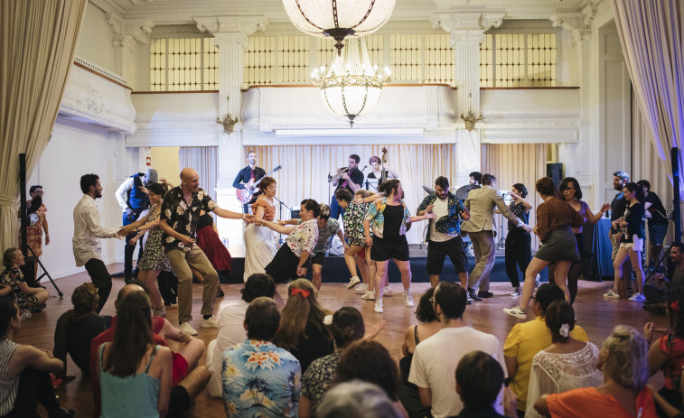 Baile social Lindy Hop y música en directo para celebrar en La Room