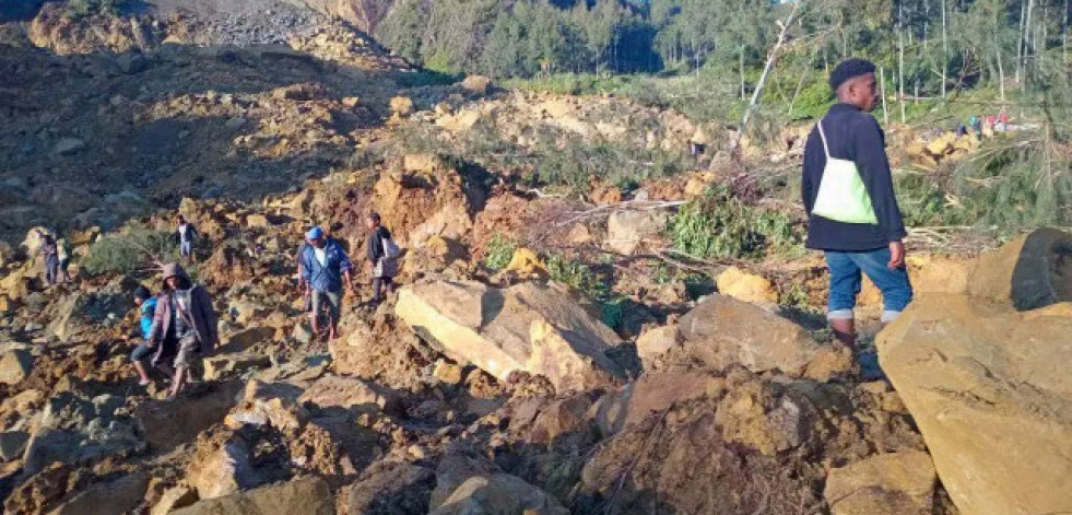 Al menos 300 personas enterradas por una avalancha en Papúa Nueva Guinea