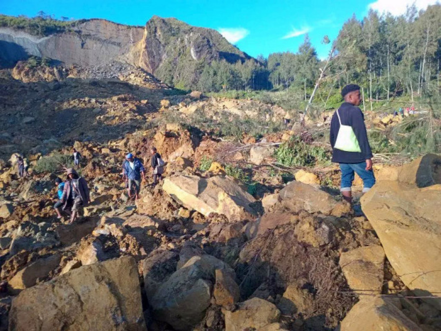 Al menos 300 personas enterradas por una avalancha en Papúa Nueva Guinea