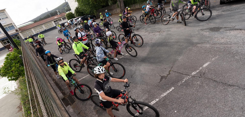 San Sadurniño se entrega hoy a las dos ruedas con una ruta ciclista familiar por el municipio