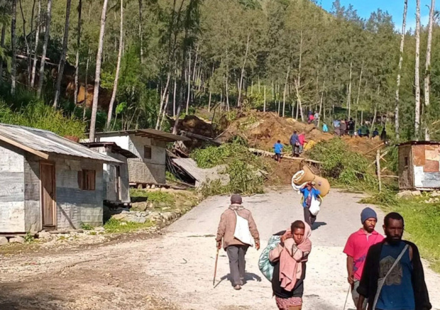 Más de 2.000 personas quedaron enterradas por la avalancha en Papúa, según el Gobierno