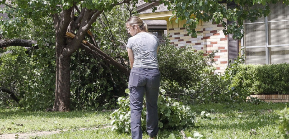 Medio millón de personas siguen sin luz en Texas tras el paso de fuertes lluvias