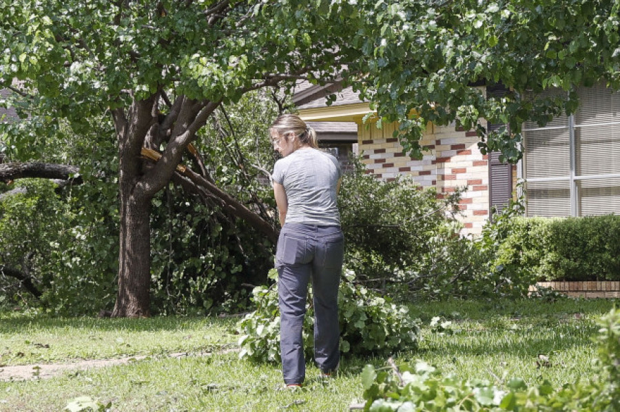 Medio millón de personas siguen sin luz en Texas tras el paso de fuertes lluvias