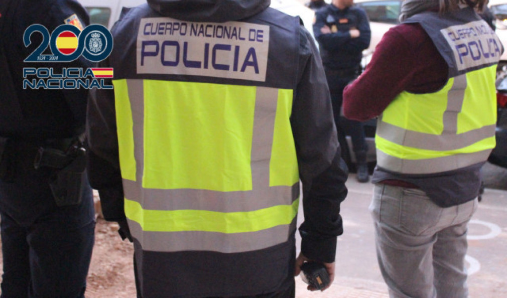 Aparece un cadáver calcinado en el interior de un coche en una zona de monte en Redondela