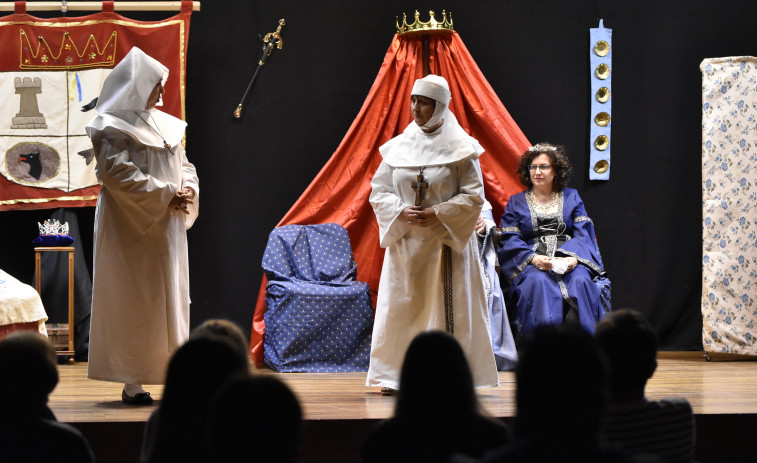 El castillo de Moeche será el escenario del grupo de teatro Donas