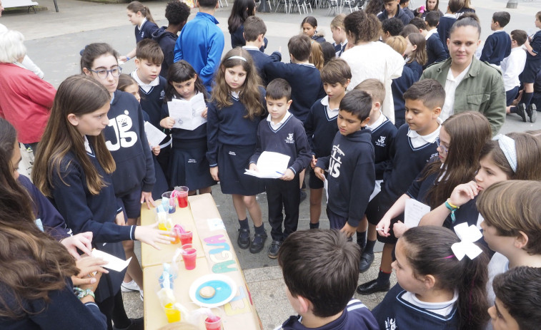 Alumnos del Cristo Rey examinan “El agua como fuente de vida” en la calle