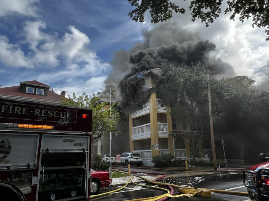 Tiroteo e incendio en un edificio de apartamentos en Miami