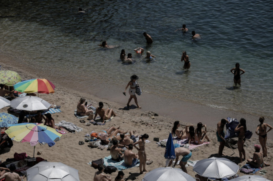 Cierre de escuelas y teletrabajo en Grecia ante la ola de calor con hasta 43 grados