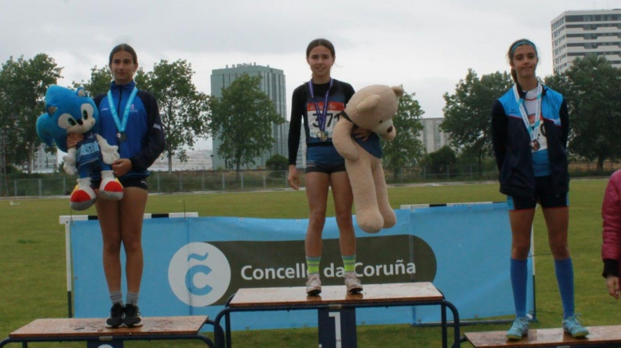 Doblete dorado para Valeria Mera en  el Campeonato Gallego sub 12 de atletismo celebrado en A Coruña