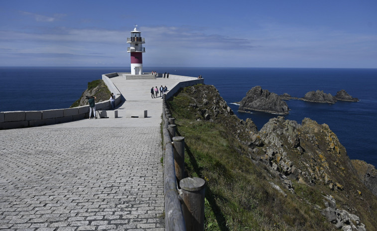 Cariño | El faro de película que apunta a Os Aguillóns y quiso ser concello propio