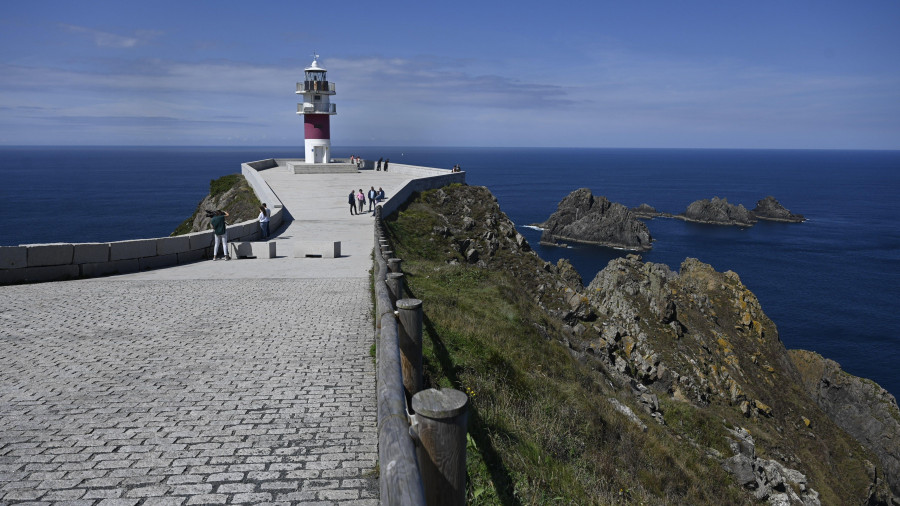 Cariño | El faro de película que apunta a Os Aguillóns y quiso ser concello propio