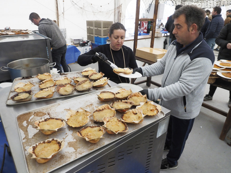 Las cofradías de pescadores reciben 163.000 euros de la Diputación para actividades