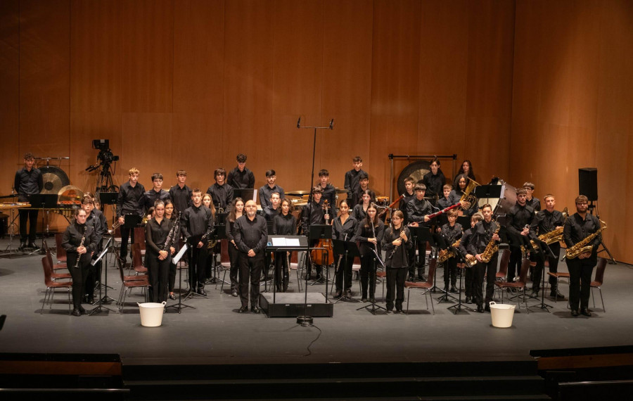 Las bandas de Narón animan a acompañarlas en un ensayo exterior