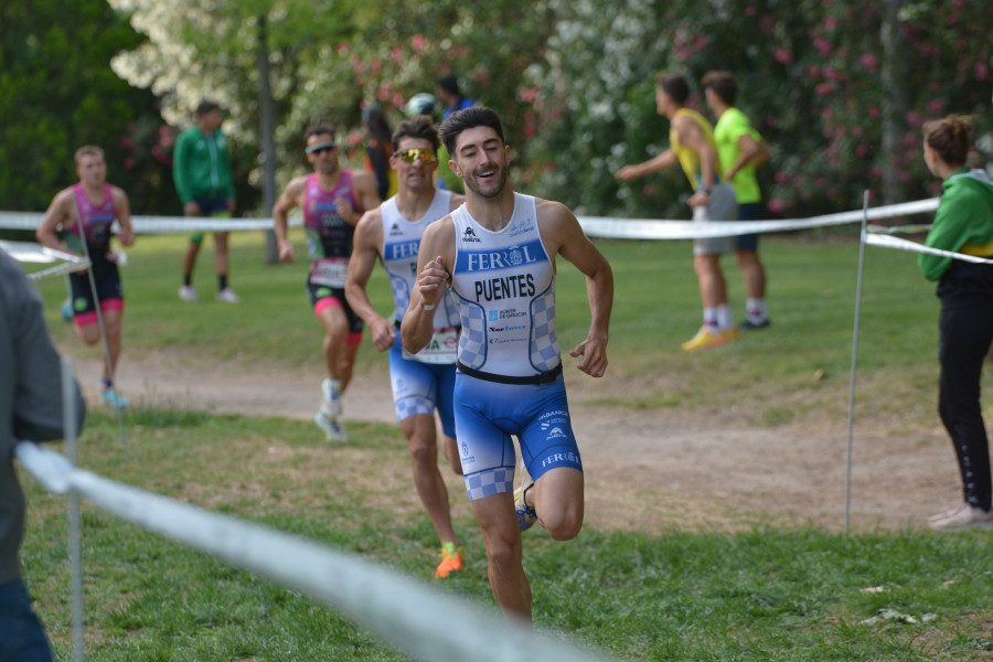 Pontevedra decide las plazas finales de Náutico de Narón y Triatlón Ferrol en los Estatales por clubes y relevos mixtos