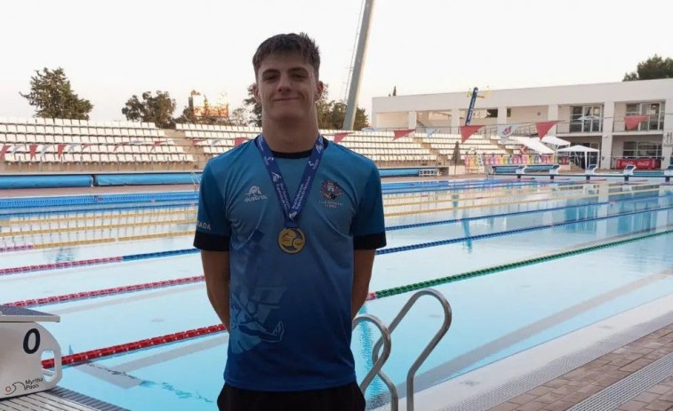 El nadador Sergi Navarro regresa con dos oros nacionales y billete europeo
