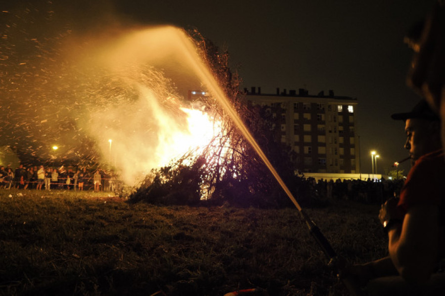 Cerca de 300 incidencias en Galicia en la noche de San Juan