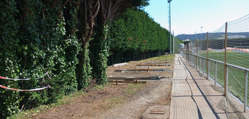 As Pontes inicia las obras de la grada cubierta en el campo Evaristo Puentes