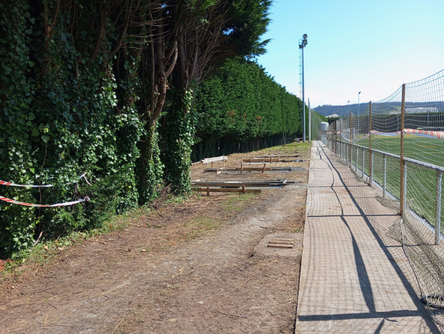 As Pontes inicia las obras de la grada cubierta en el campo Evaristo Puentes