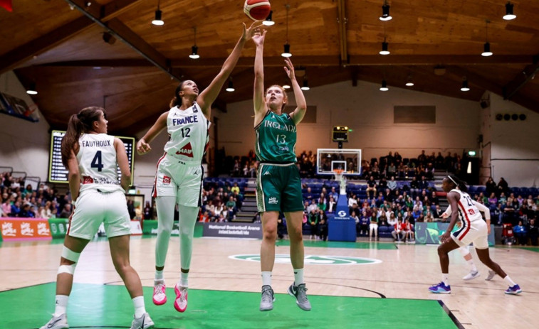 La pívot irlandesa Claire Melia, la jugadora número diez del Baxi Ferrol