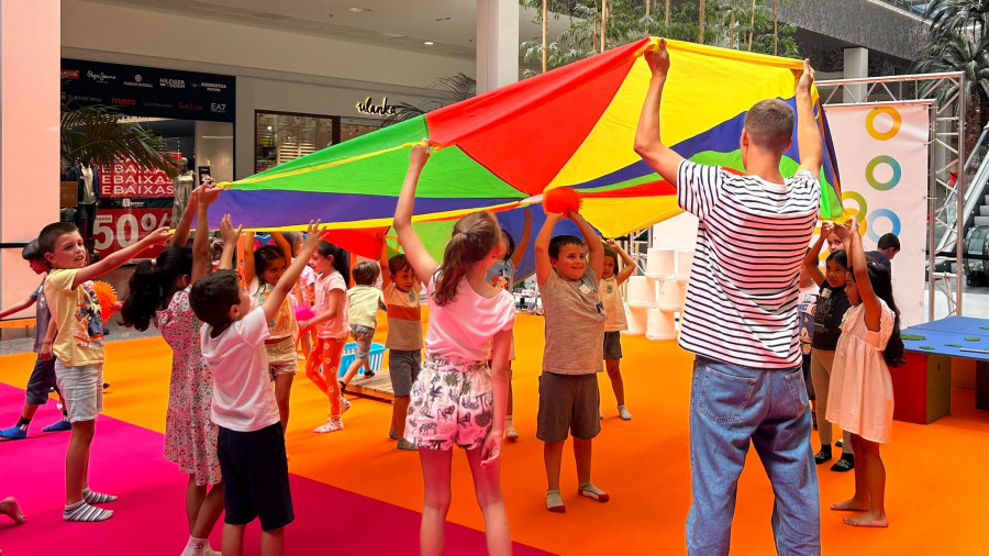 Gran fiesta infantil en Odeón para inaugurar los campamentos de verano del centro comercial