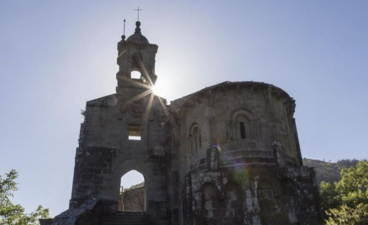 La Diputación ofrecerá en verano atención a los visitantes en Caaveiro