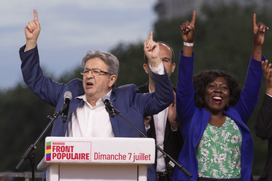 La izquierda frena a la ultraderecha y logra una mayoría simple en Francia